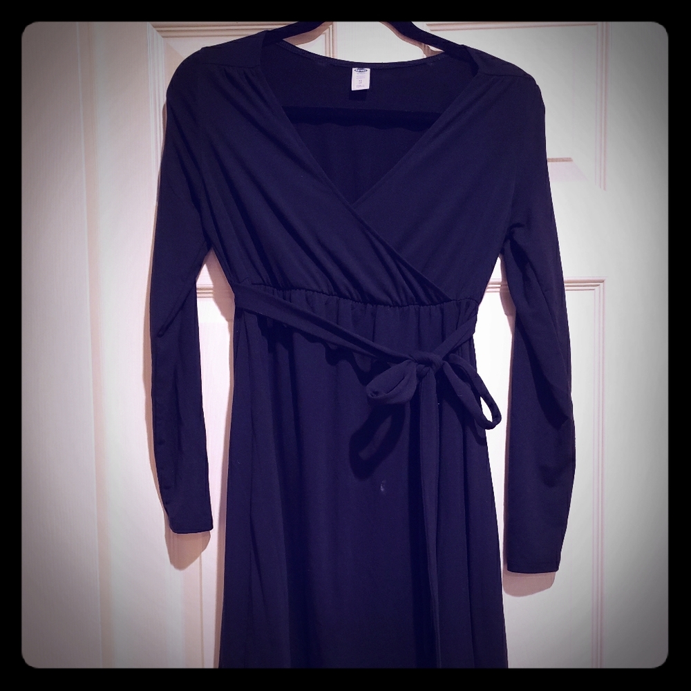 EUC black wrap maternity dress